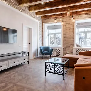  Apartment View On Rynok Square Ukraine